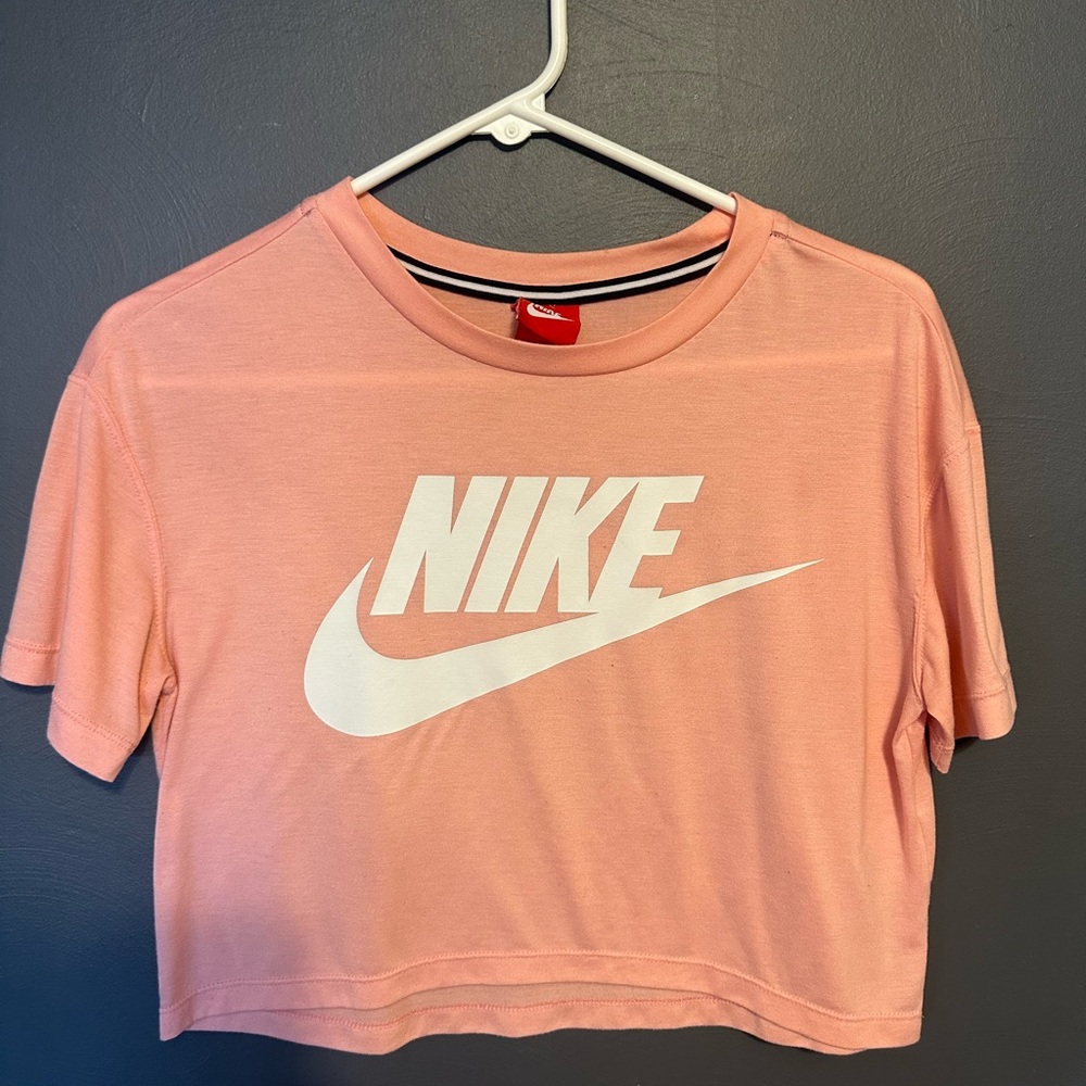 Nike Women's Soft Pink Logo cropped Tee